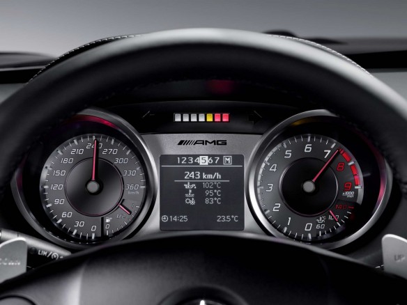 Mercedes-Benz-SLS-2010-5- cuentakilometros- siniestrauto- blog-start-stop-