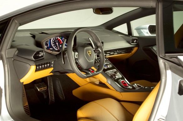 2015-Lamborghini-Huracan-interior