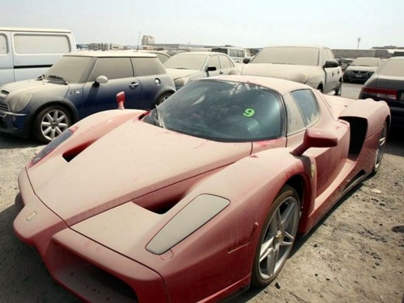 coches-alta-gama-abandonados-Dubái-1